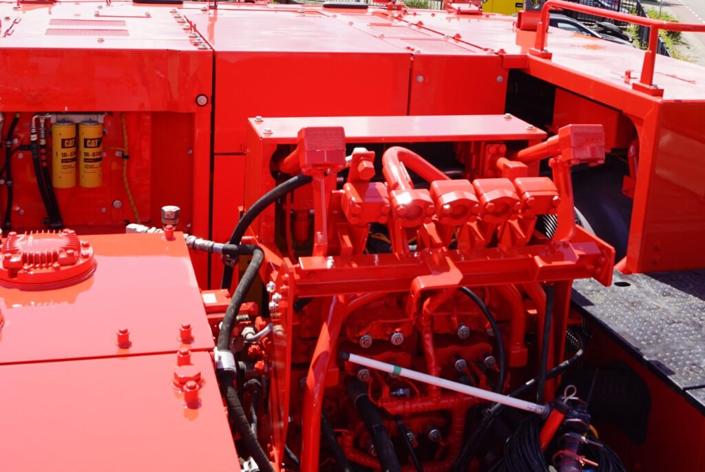 cat 390 f_10