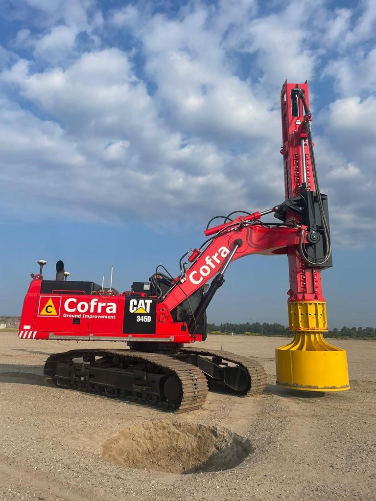 cat 390 f_15