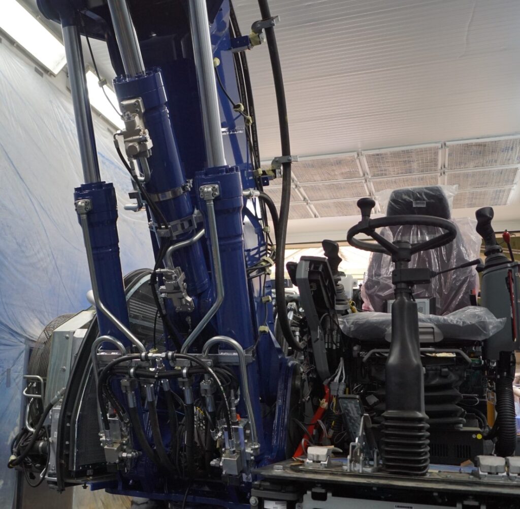 Liebherr Kraan Blauw_orig_10